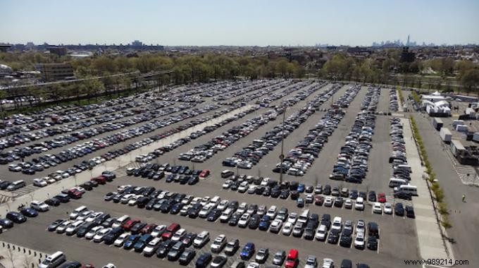 The Incredible Trick to Find Your Car in a Parking Lot. 