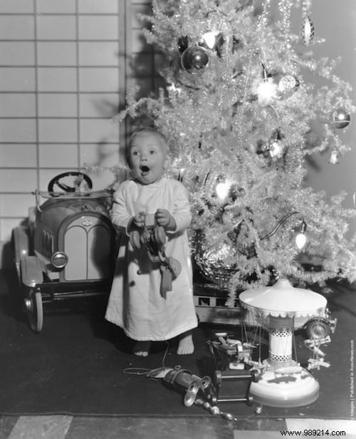 This is what Christmas trees looked like 100 years ago (12 photos). 