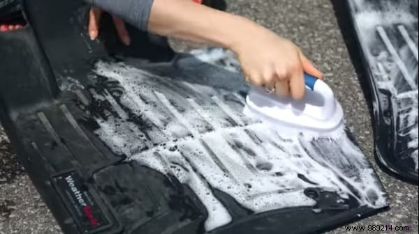 The Best Way To Clean Rubber Car Mats. 