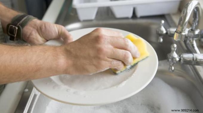 How To Do The Dishes By Hand In An Economical Way? 