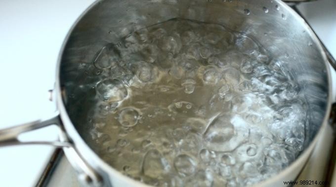 The Essential Trick To Boil Water Faster And Save Electricity. 