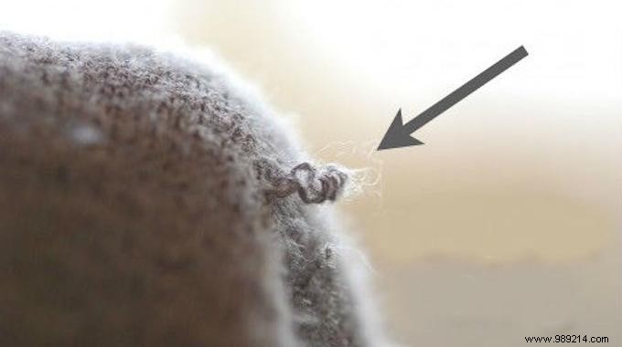 The Tip to Repair a Snag on a Sweater Easily. 