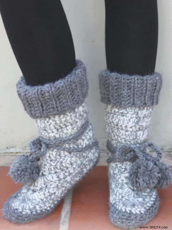 6 Free Patterns To Make SUPER Cozy Bootie Slippers. 