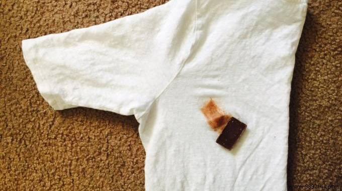 Chocolate Stains on a Fabric:My Tips for Removing Them Easily. 