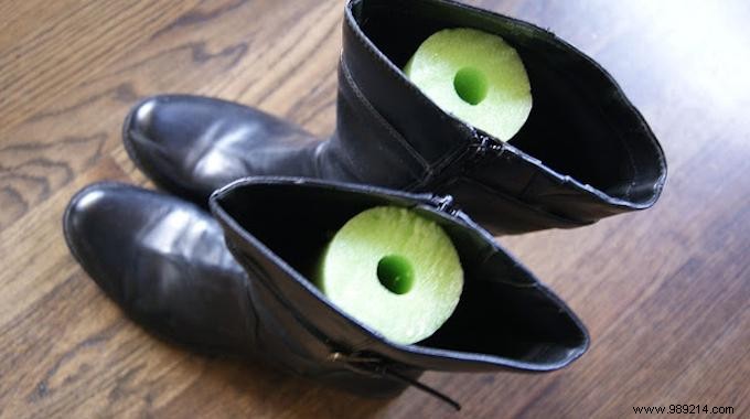 The Ingenious Solution to Keeping Your Boots Straight. 