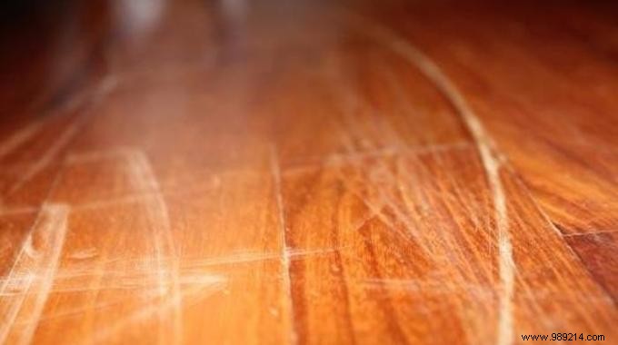 Parquet scratches:Finally an effective tip to avoid them. 