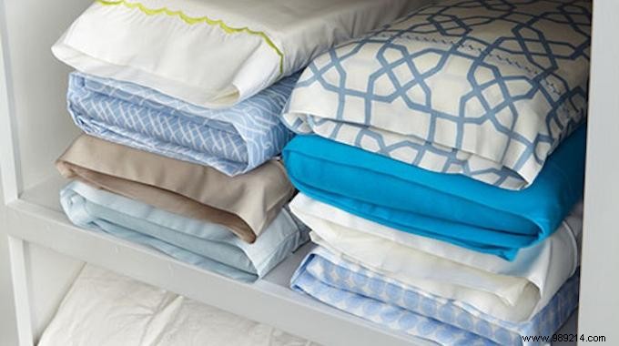 Finally, a tip to store AND find your bedding easily. 