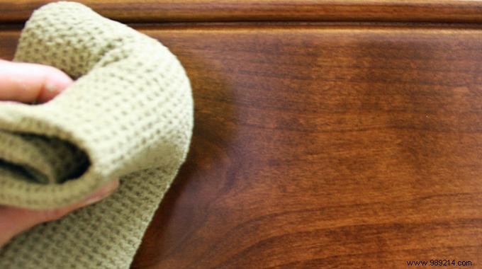 The Surprising Trick To Easily Clean A Wooden Table. 