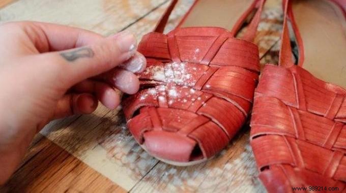 My Trick To Get Rid Of Bad Smells In Shoes. 