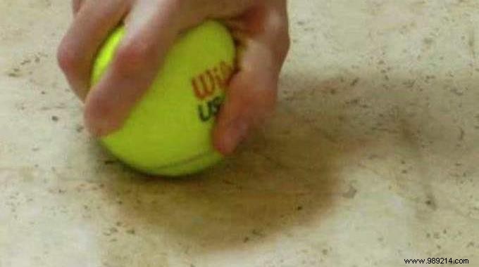 The Tip for Easily Removing Shoe Marks on the Floor. 