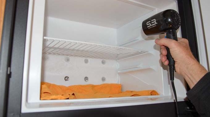 How to Defrost a Freezer VERY Quickly with a Hair Dryer. 