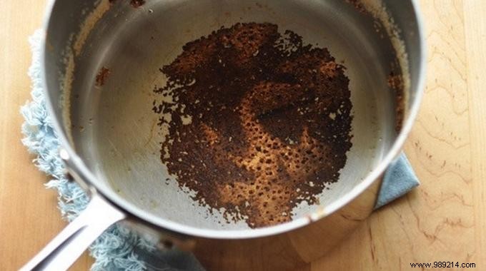 3 Grandma s Tricks To Effortlessly Clean Your Blackened Pan. 