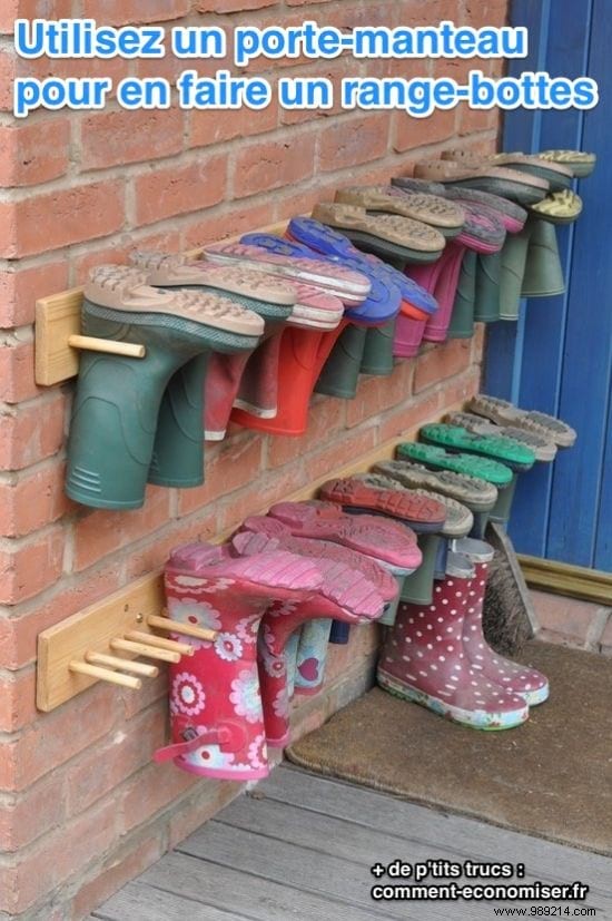 The Amazing Trick To Store Your Rain Boots Or Snow Boots And Keep The Floor Clean. 