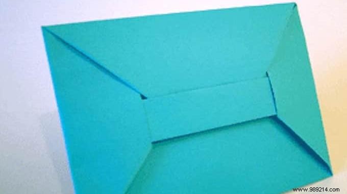 How to Make an Origami Envelope Easily. 