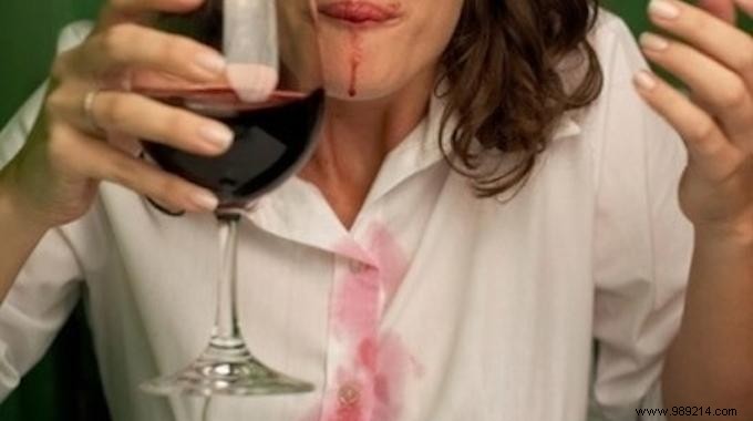 The Unique Solution for Cleaning a Red Wine Stain. 