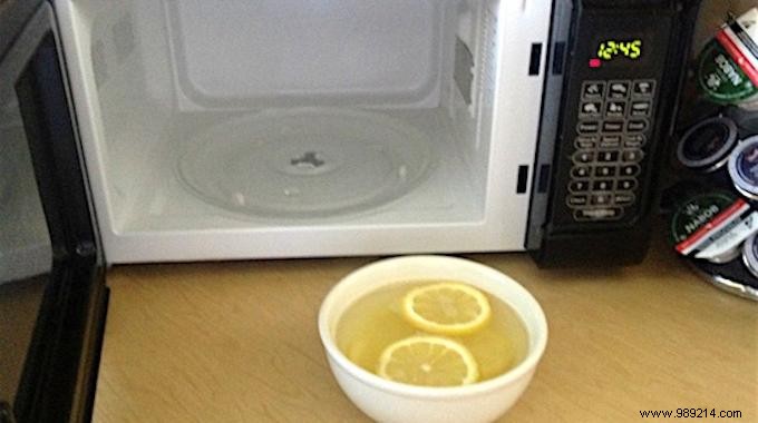 How to Clean Your Microwave WITHOUT Scrubbing and WITHOUT Chemicals. 