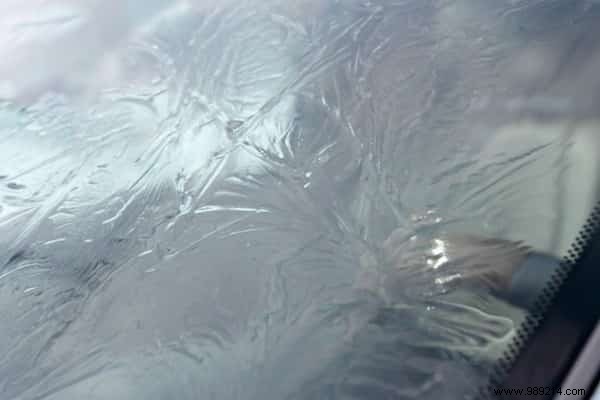 This Homemade Windshield De-Icer Clears Ice in Seconds. 