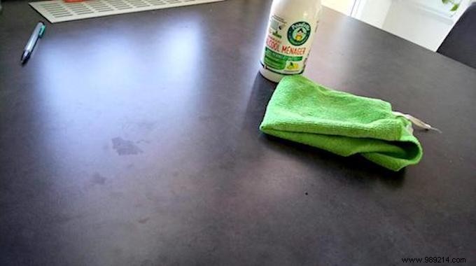 The Miracle Tip To Clean Formica Furniture WITHOUT Damaging It. 