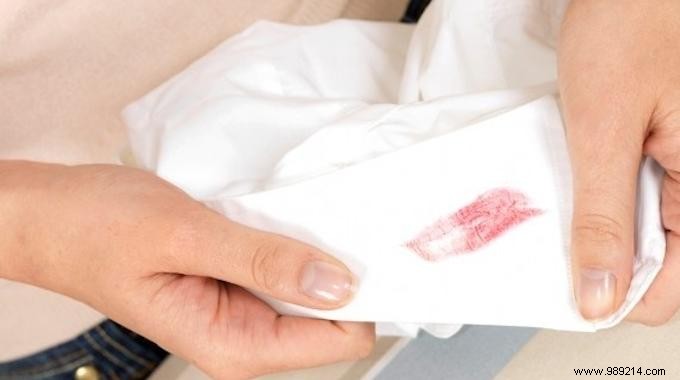 The Magic Trick to Make a Lipstick Stain Disappear in 2 Min. 