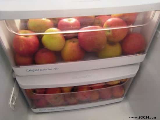 33 Great Tips for Storing Food. No more rotting vegetables in the fridge! 