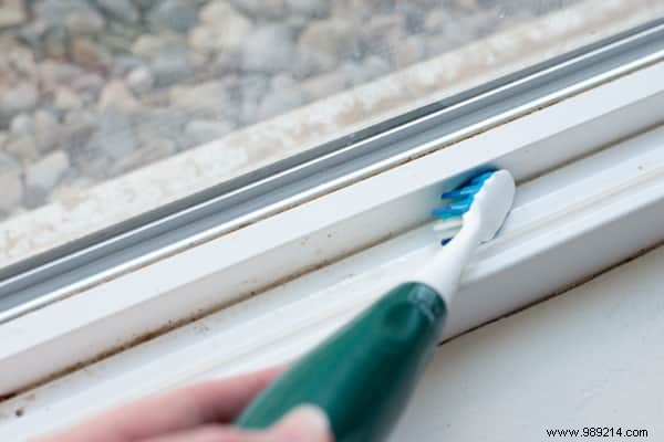 How to Clean Window Tracks Like a Pro in 5 MIN TIMED. 