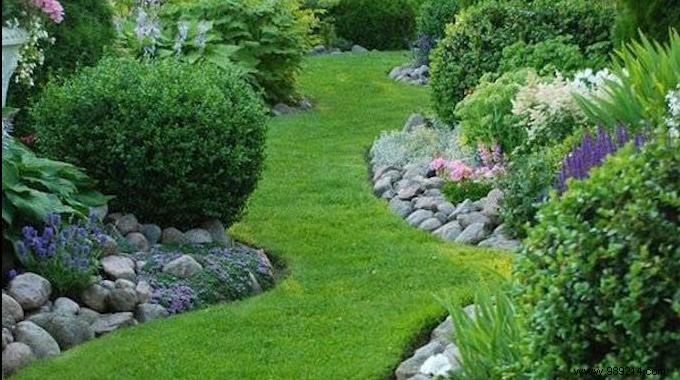 11 Stunning Garden Borders You Wish You Had At Home. 