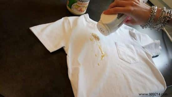 The Miraculous Trick To Remove A Mayonnaise Stain From Clothes. 