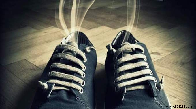 2 Ultra Effective Tips To Get Rid Of Bad Smells In Shoes. 