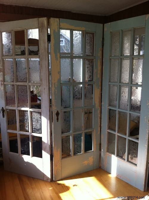20 creative ways to recycle old windows. 