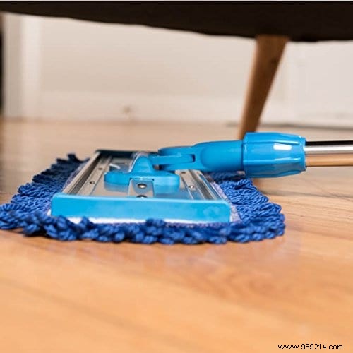 How to Clean Laminate Flooring Like a PRO (Without Streaks). 