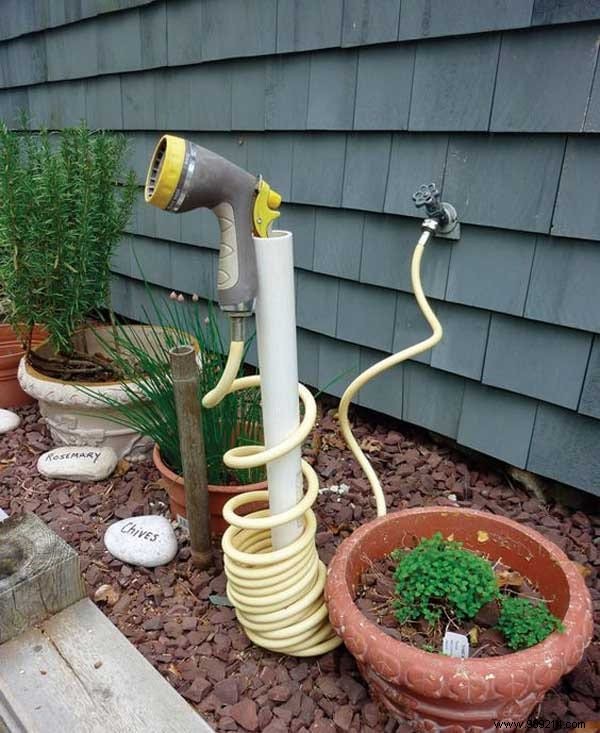 Garden:20 Ingenious Ways to Use PVC Pipes. 