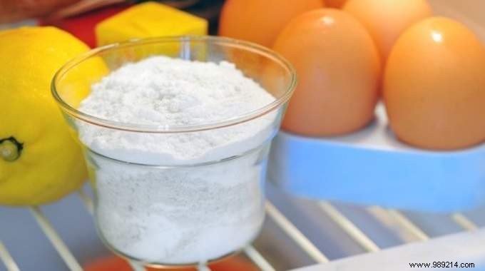 Tired of Fridge Smells? Use Baking Soda To MAKE THEM DISAPPEAR! 