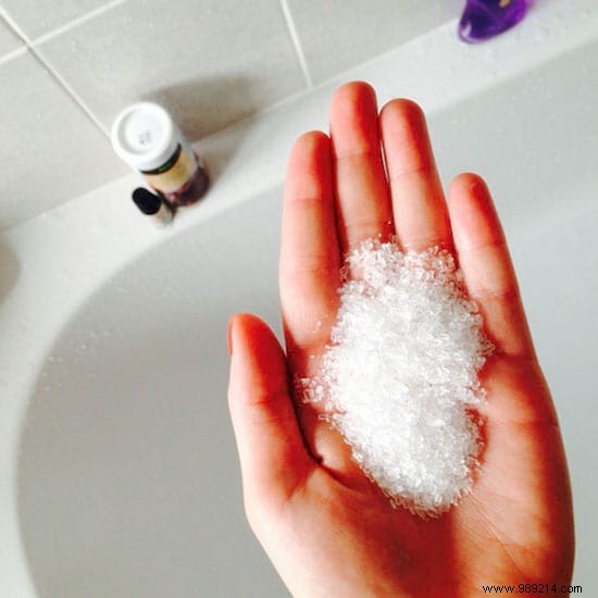 13 Amazing Uses for Epsom Salt Around the Home...Including For Your Hair! 