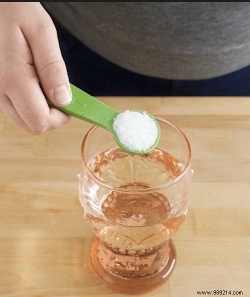 13 Amazing Uses for Epsom Salt Around the Home...Including For Your Hair! 