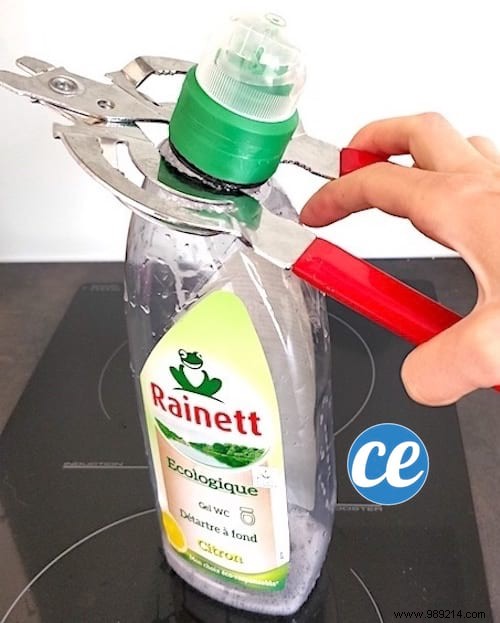 Harpic Toilet Gel No Longer Needed! Use This Even More Effective Homemade White Vinegar Gel. 