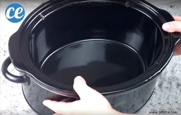 The Awesome Trick To Make Your Slow Cooker Clean Itself. 