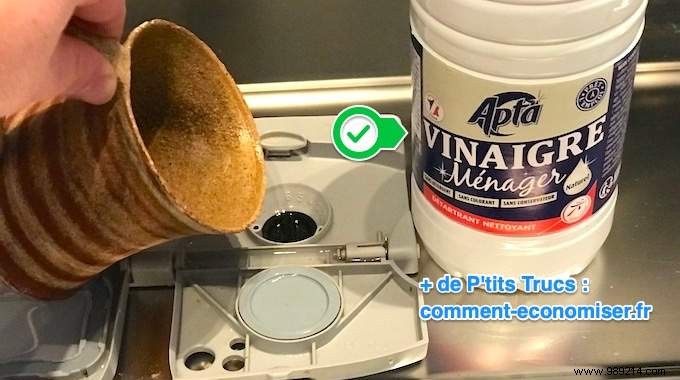 Why Keep Buying Rinse Aid When You Can Use White Vinegar? 