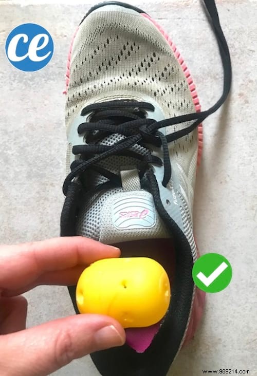 How To Make Shoe Air Freshener Balls With Kinder Surprise. 