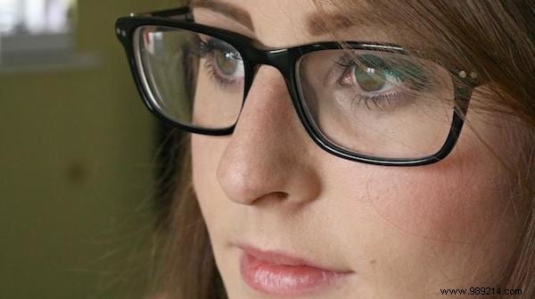 Do You Wear Glasses? Here are 14 Tips That Will Simplify Your Life. 