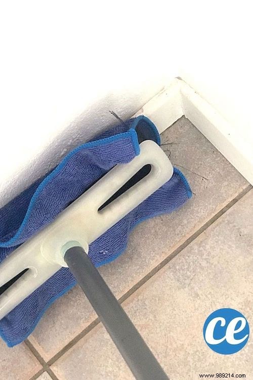 THE Genius Trick To Clean Your Baseboards WITHOUT Bending. 
