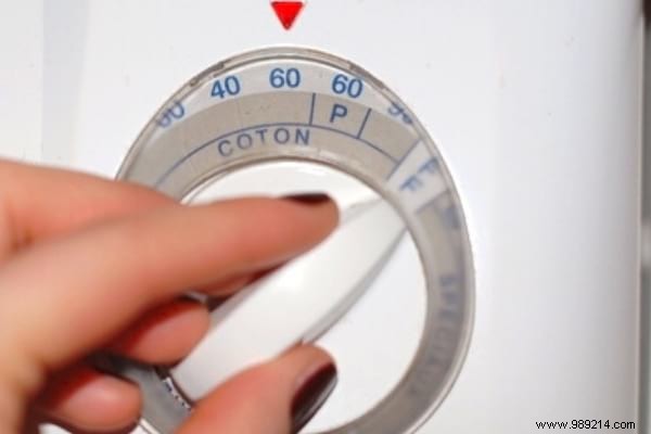 At what temperature should you wash your clothes? The Guide to Stop Making Mistakes. 