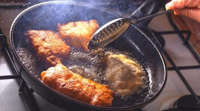 How to Get Rid of a Frying Smell at Home (And Make It Smell Good Fast). 