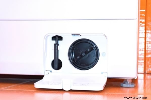 How Often Should You (Really) Clean Your Washing Machine? 