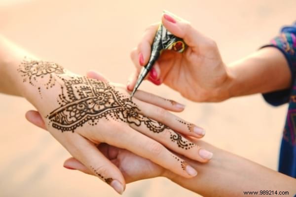 13 Tips To Remove Henna In Minutes (On Hands and Hair). 