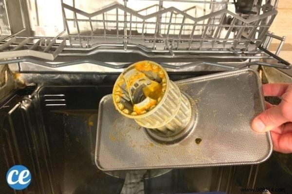Clogged Dishwasher? 6 Tips To Unclog It Easily. 