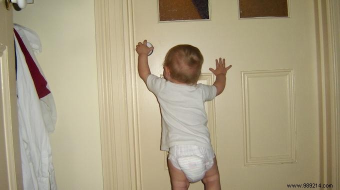 The Trick to Prevent Your Children from Getting Their Fingers Trapped in the Door. 
