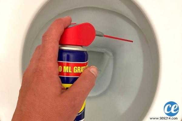 21 Uses and Tips for WD-40 You Have No Idea About! 