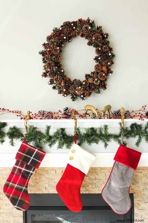 25 Super Christmas Decoration Ideas With Pine Cones (Easy And Cheap). 