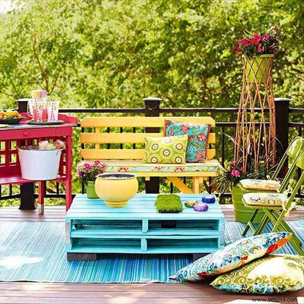 24 Incredible Uses for Old Wooden Pallets. 