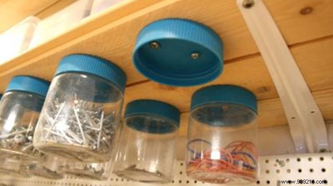 A Clever Storage Box For Nails and Screws. 